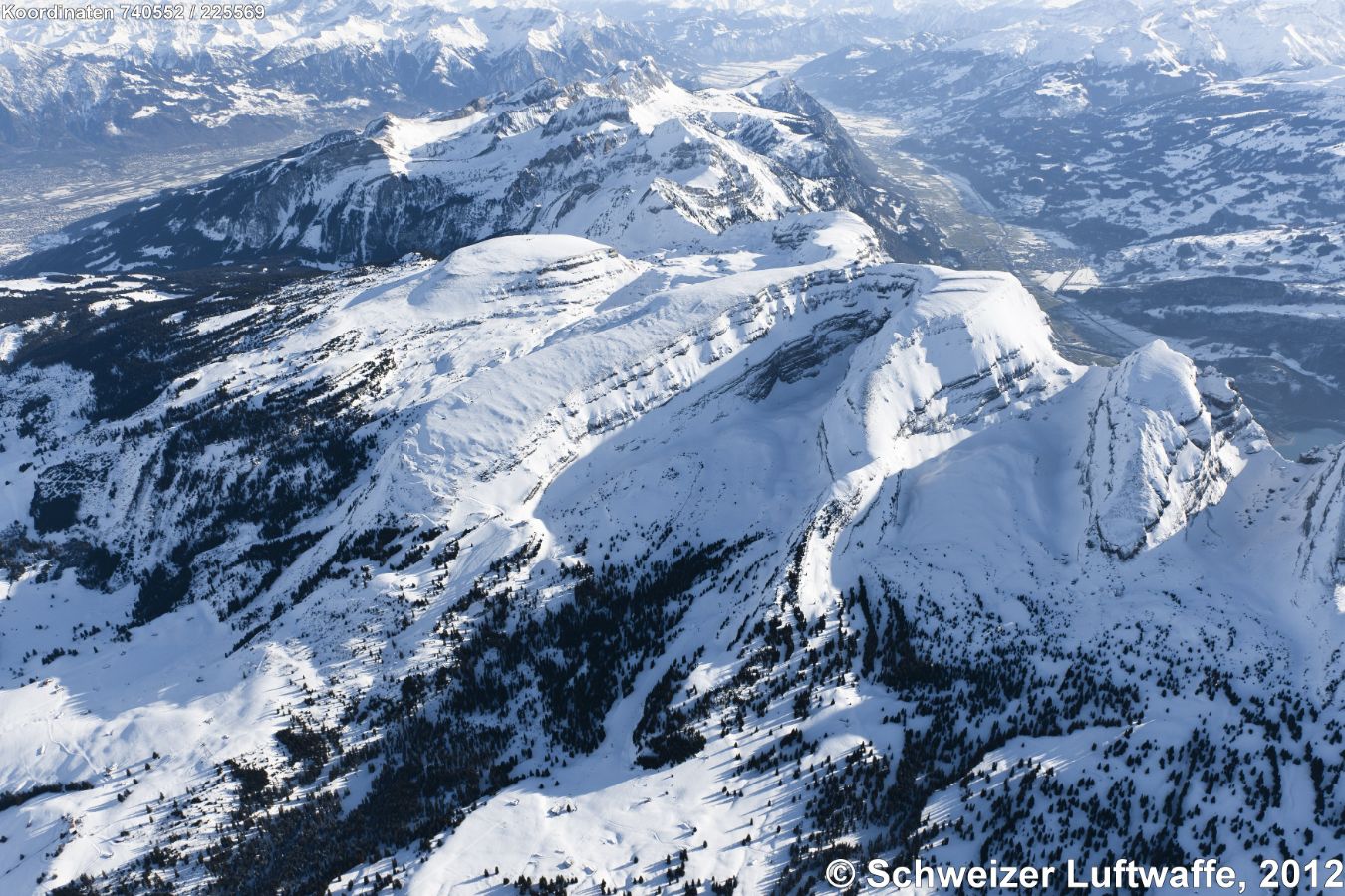 Churfirsten mit Blick gegen Alvier-Sargans ins Rhein- und Seeztal